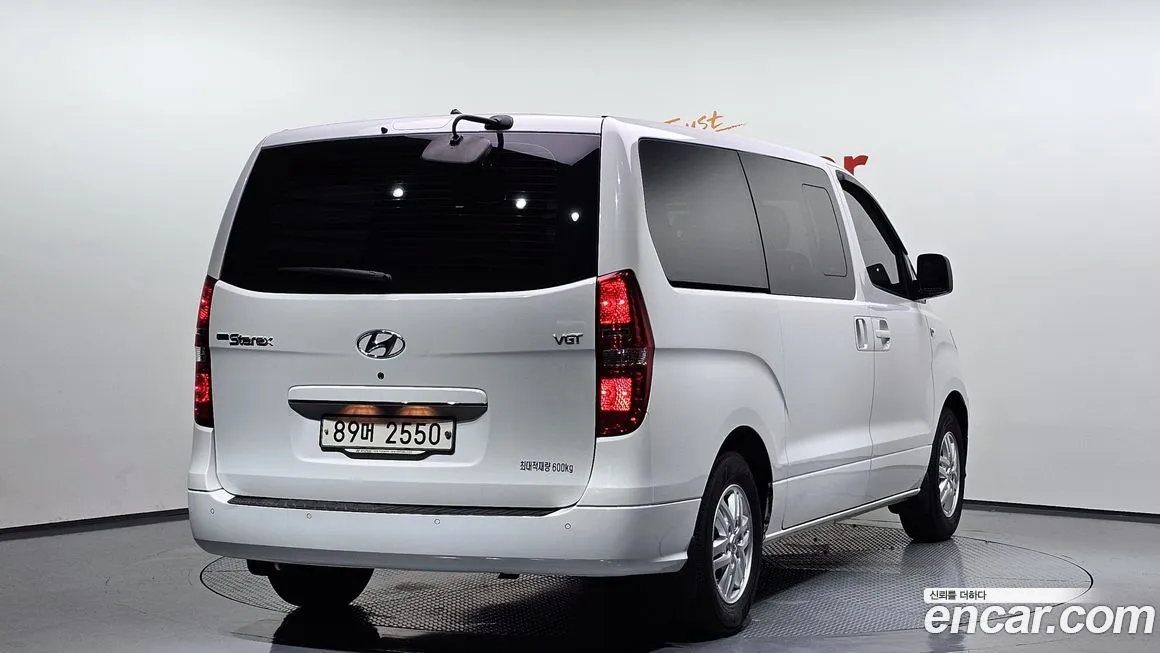 Hyundai Starex — фото 8