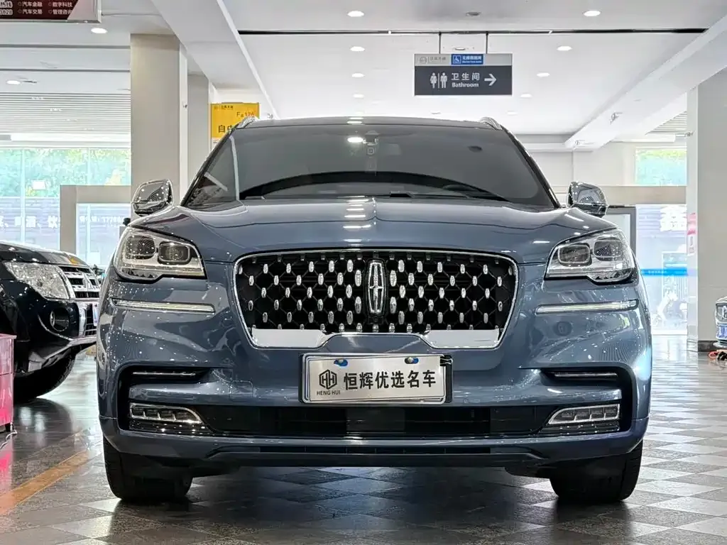 Lincoln Aviator — фото 10