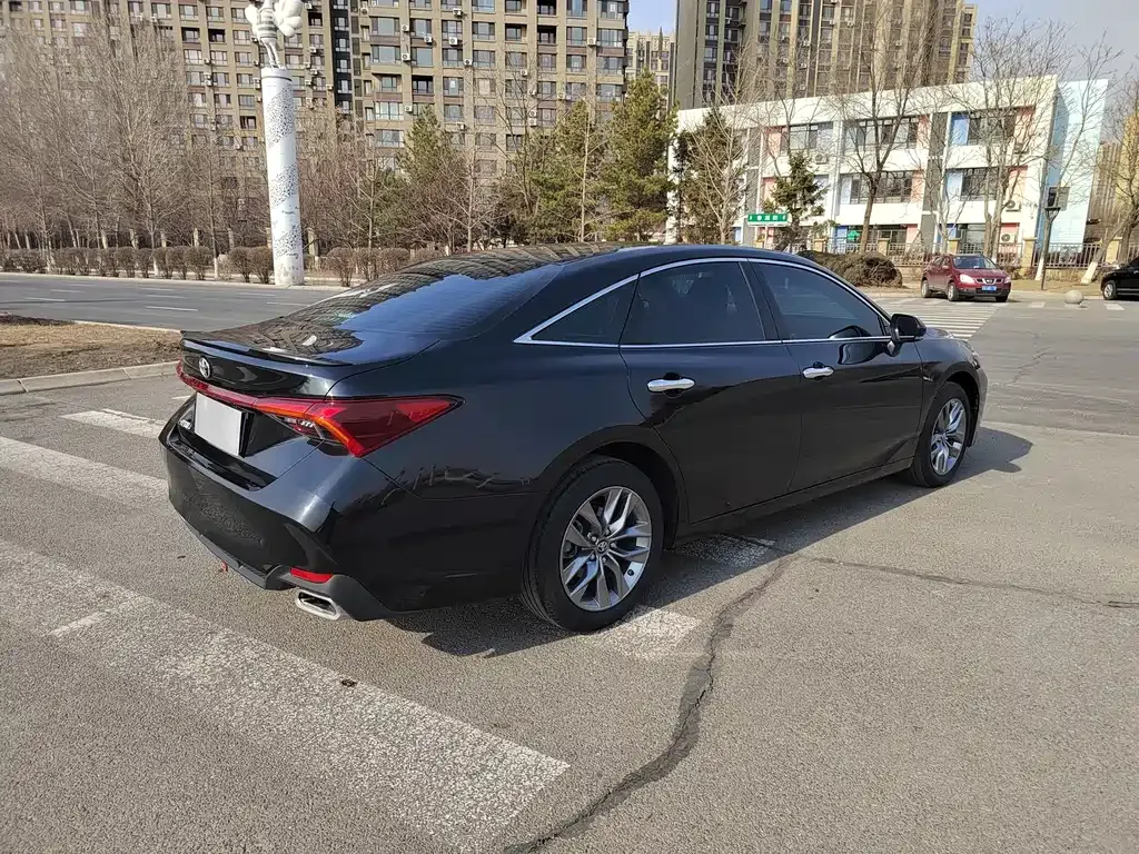 Toyota Avalon — фото 10