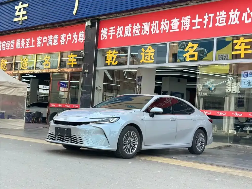 Toyota Camry 2025 из CN, фото 1