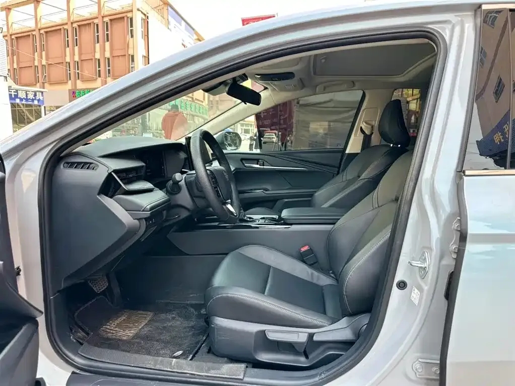 Toyota Camry 2025 из CN, фото 4
