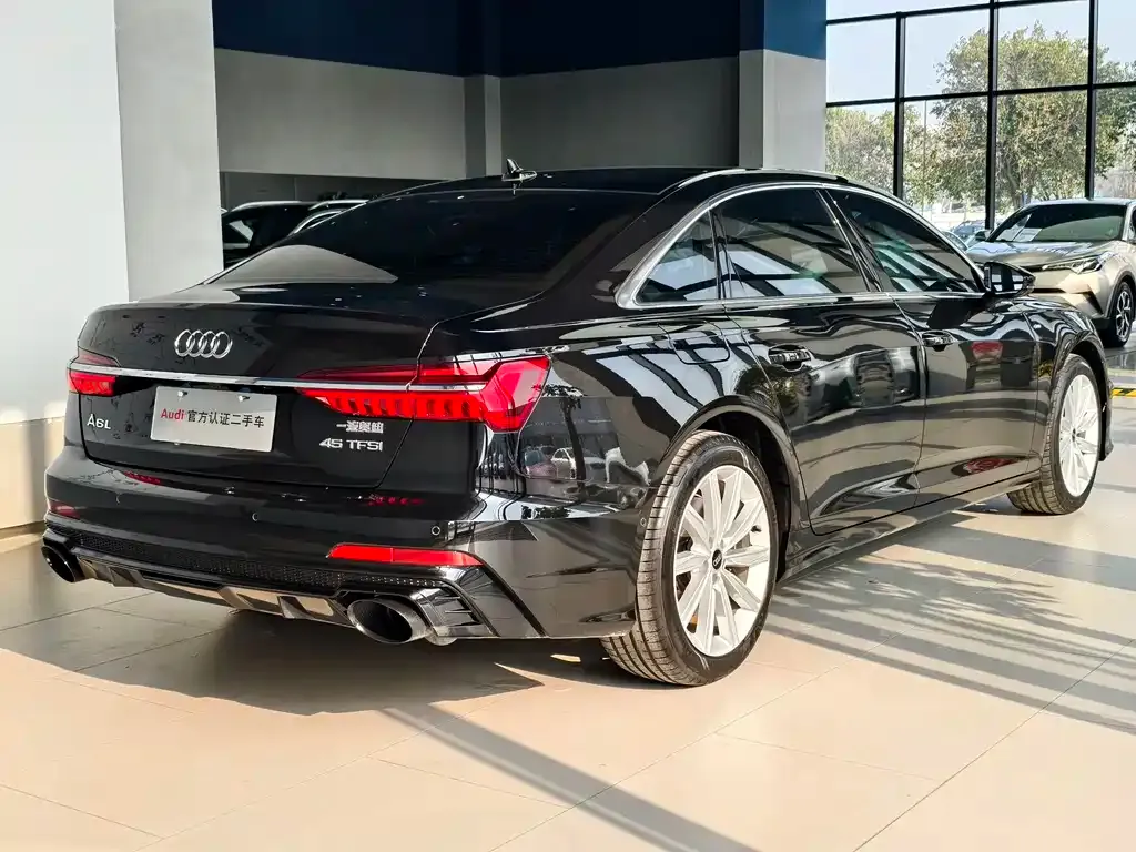Audi A6L — фото 9