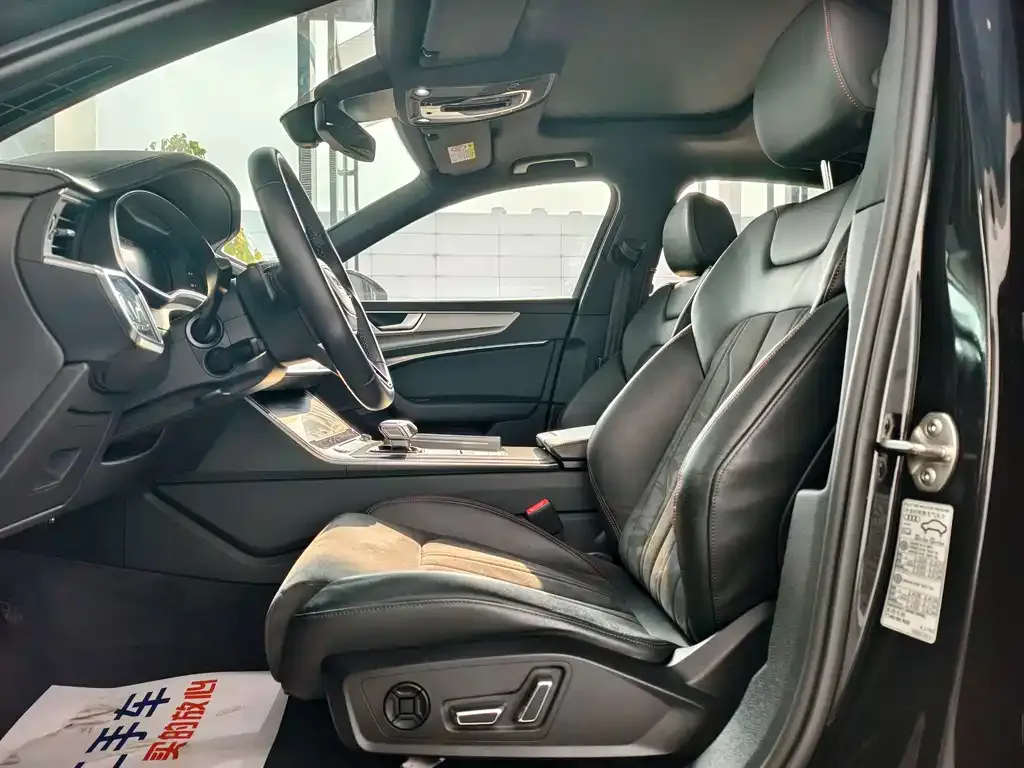 Audi A6L — фото 8
