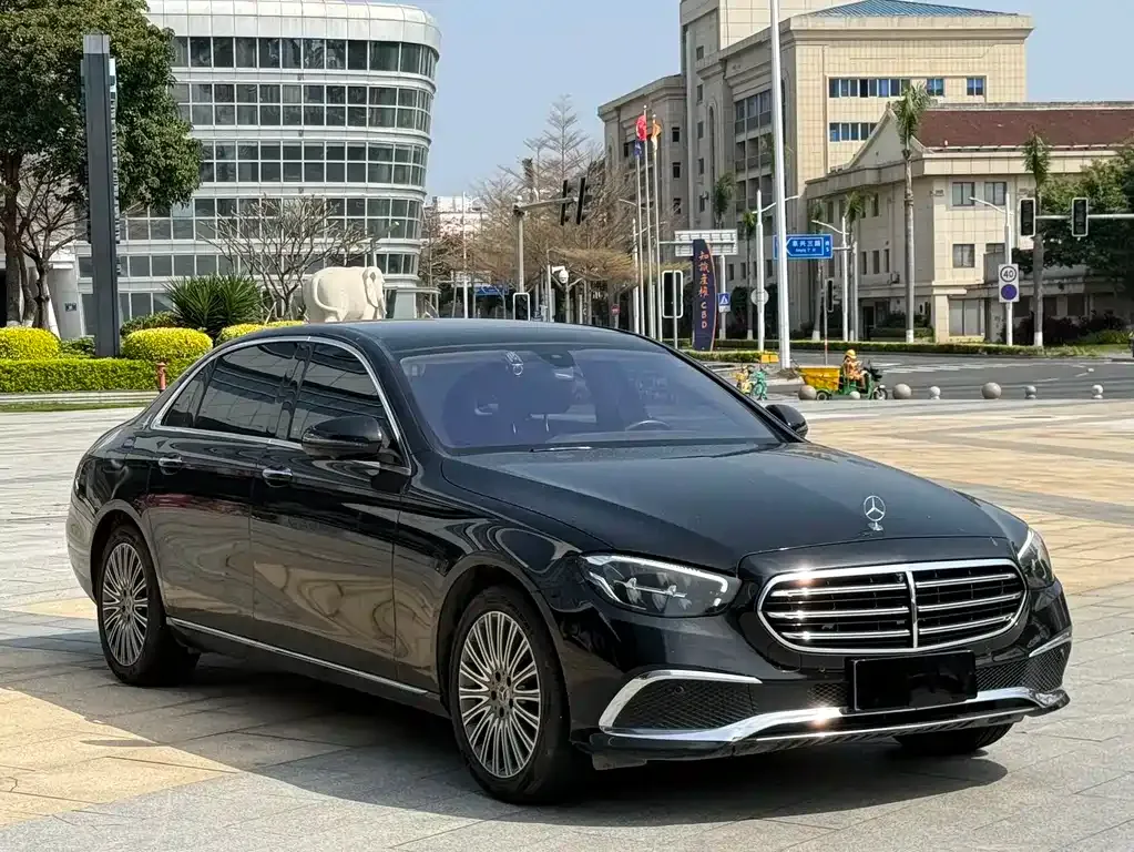 Mercedes-Benz E-Class — фото 10