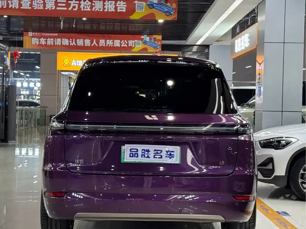 Li Auto L9 — фото 9