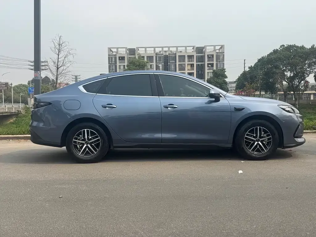 BYD Seal 05 DM-i — фото 7