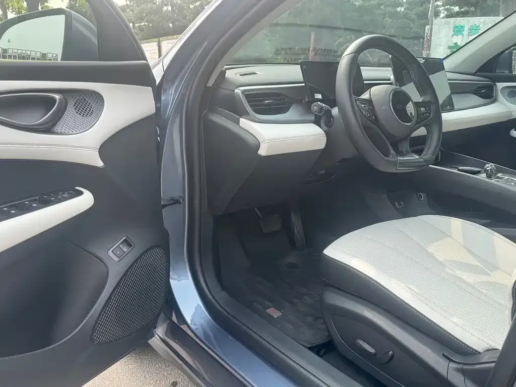 BYD Seal 05 DM-i — фото 3