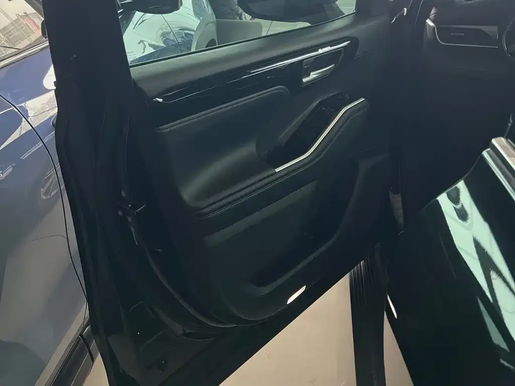 Toyota Highlander 2024 из CN, фото 2
