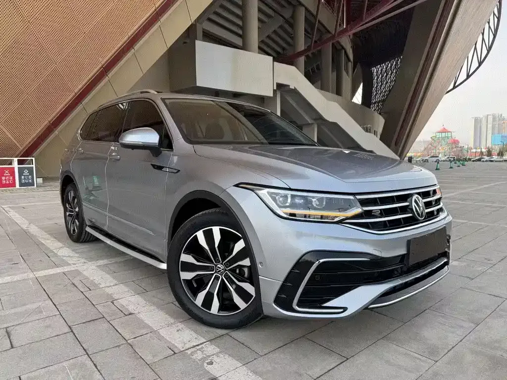 Volkswagen Tiguan L — фото 3
