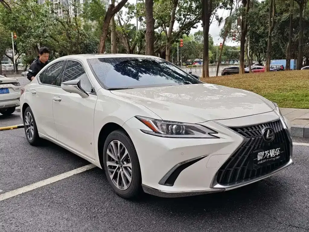 Lexus ES — фото 6