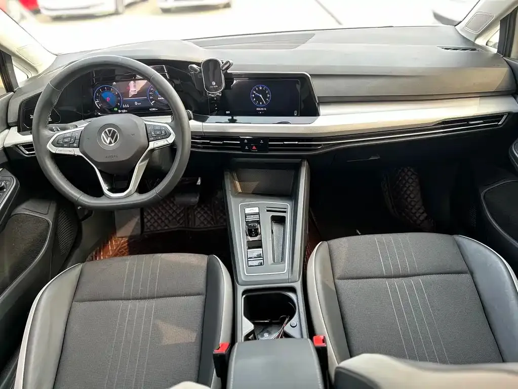 Volkswagen Golf 2022 из CN, фото 8