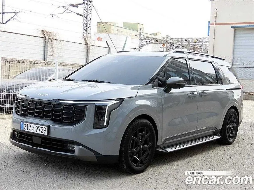 Kia Carnival — фото 10