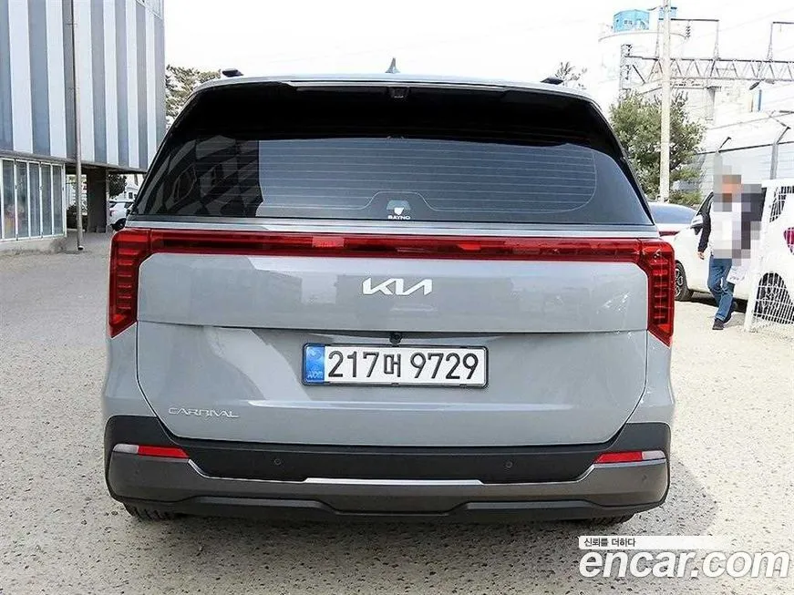 Kia Carnival — фото 2