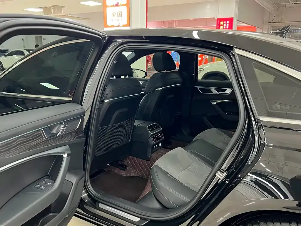 Audi A6L 2024 из CN, фото 6