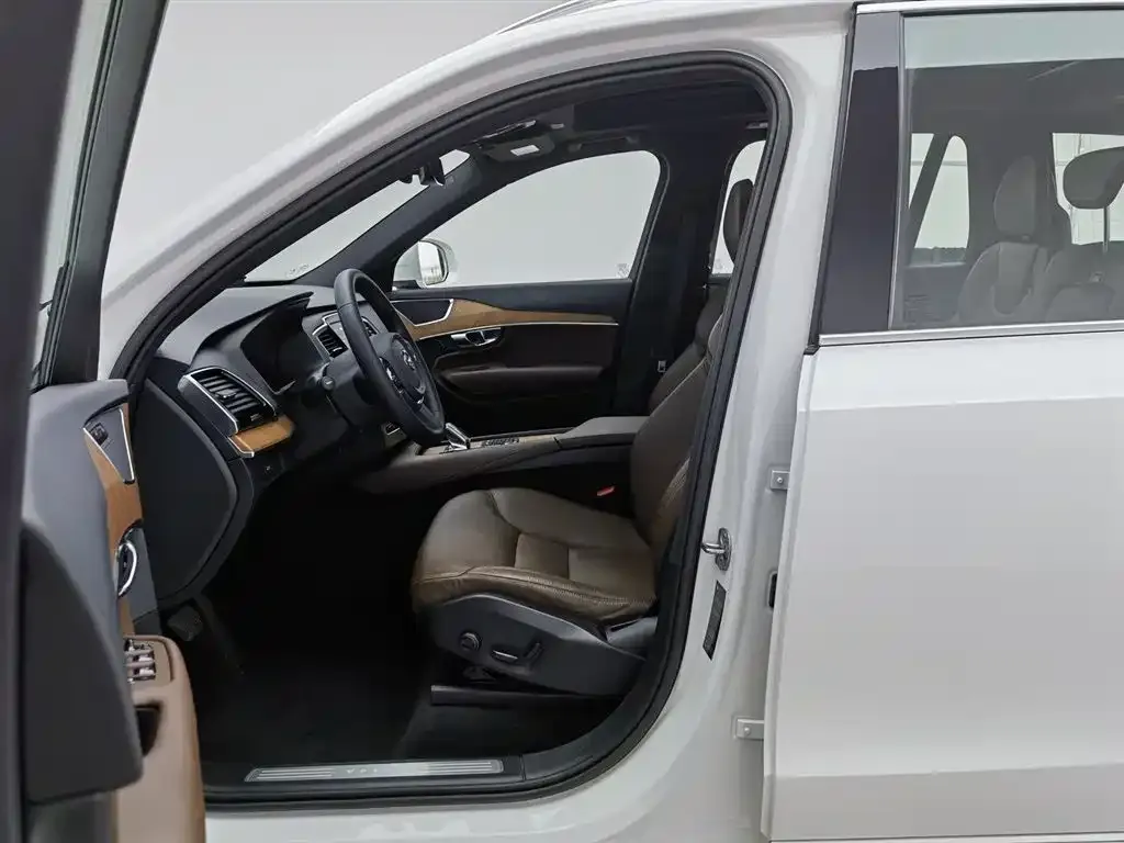 Volvo XC90 — фото 4