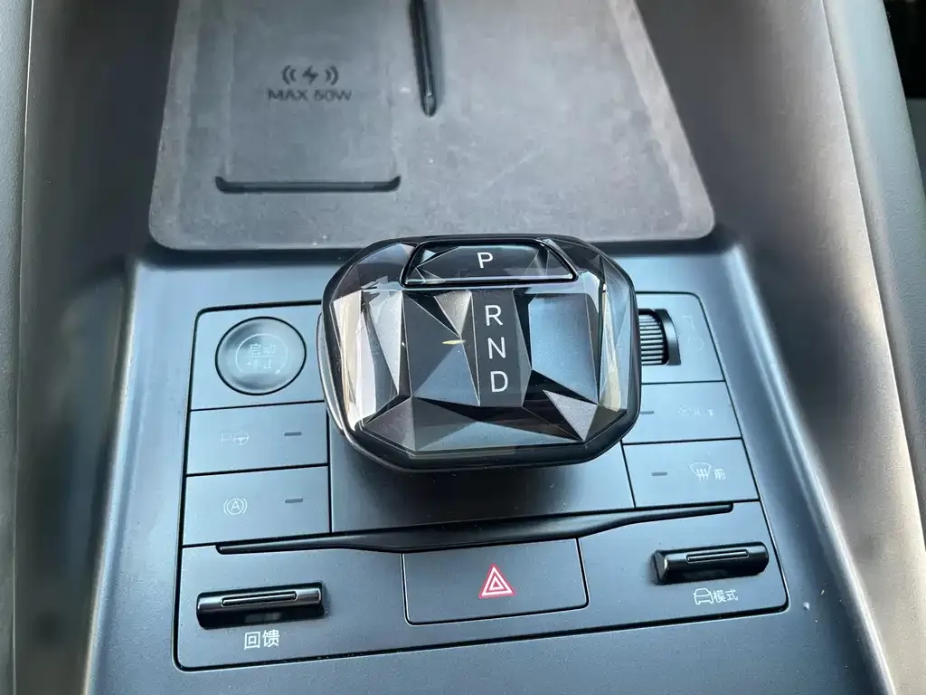 BYD L EV 2025 из CN, фото 2