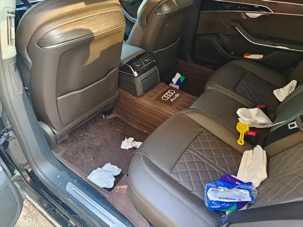 Audi A8 2023 из CN, фото 4