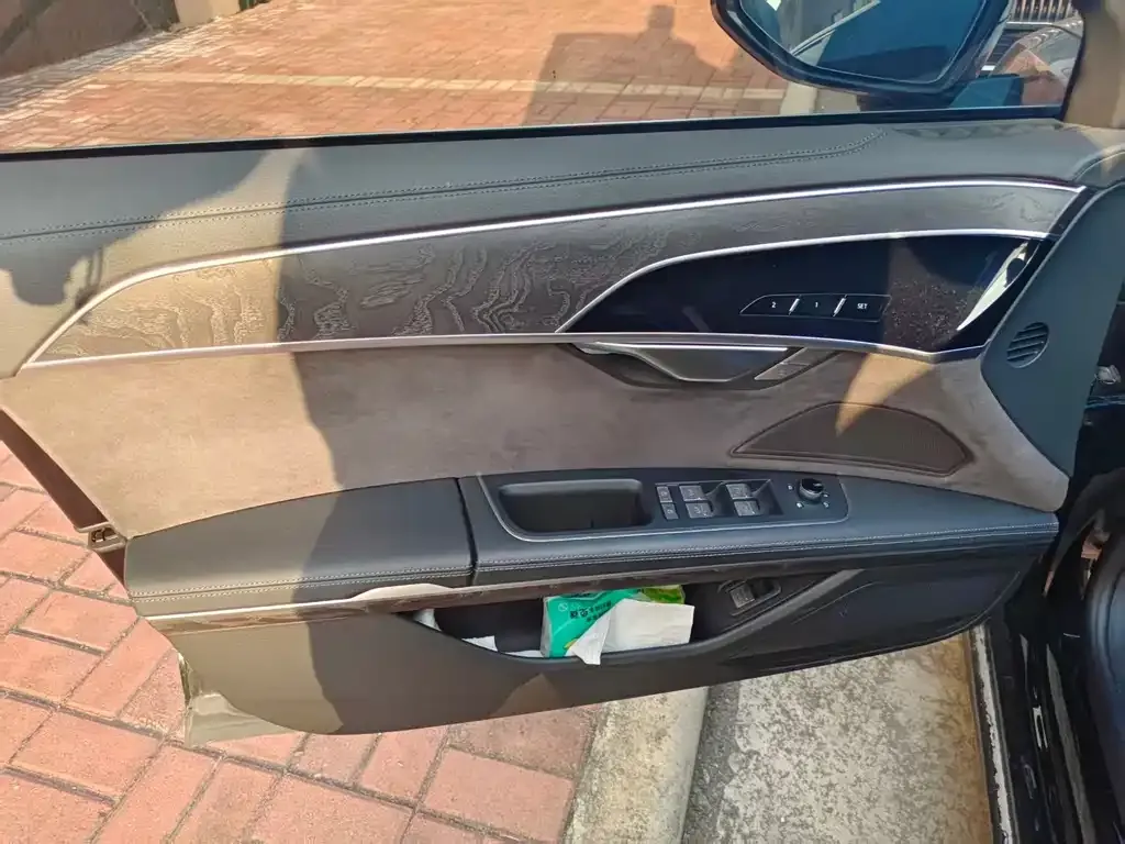 Audi A8 2023 из CN, фото 6
