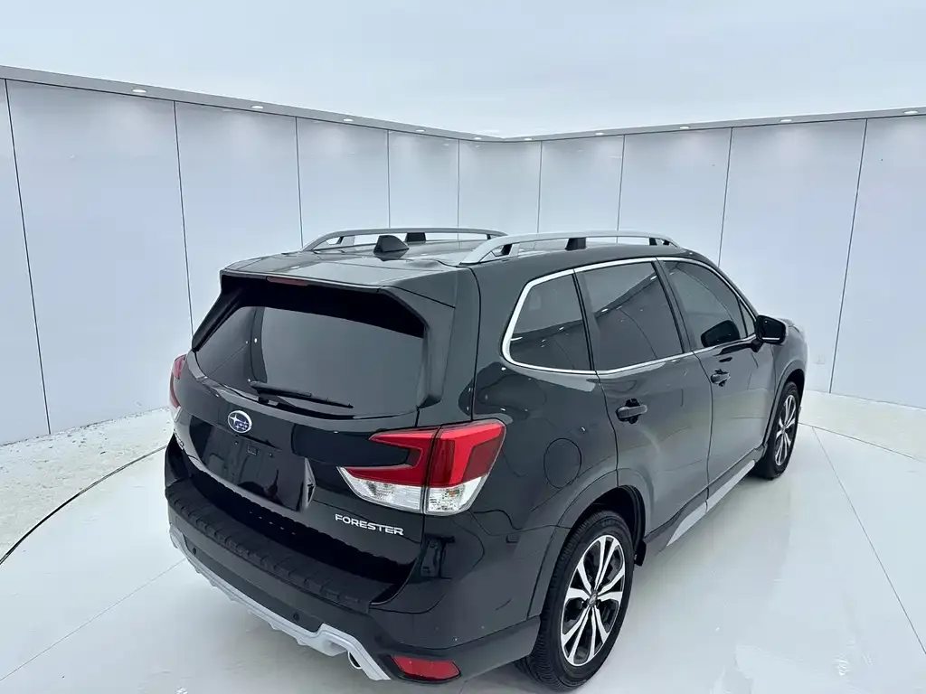 Subaru Forester 2022 из CN, фото 8