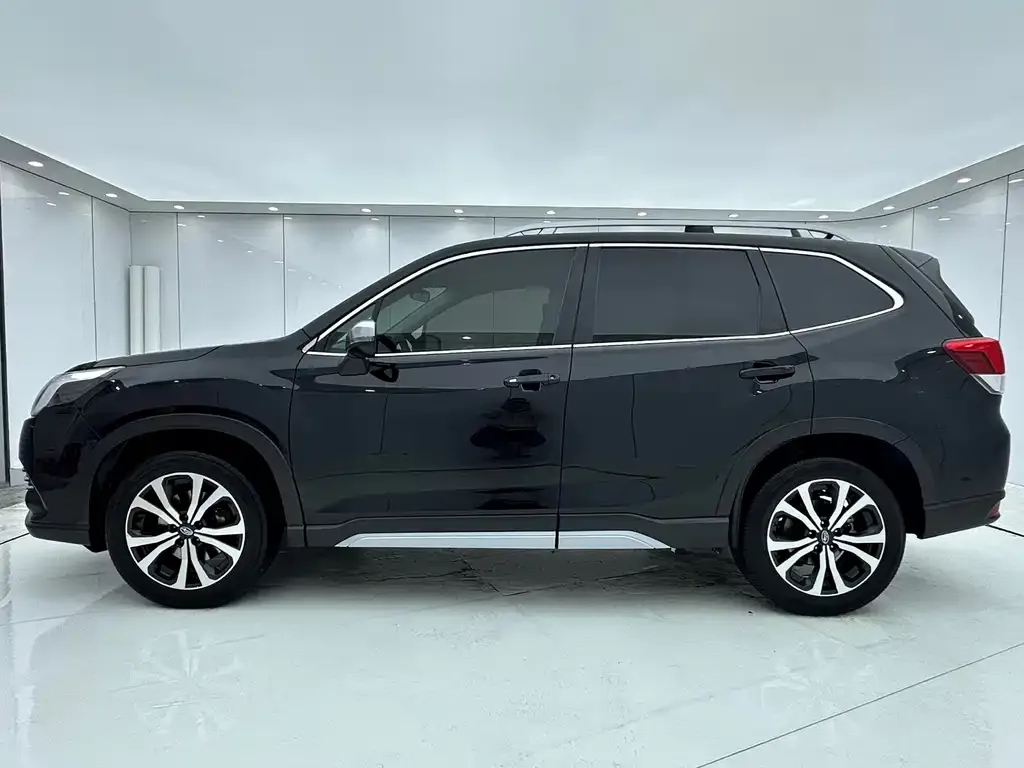 Subaru Forester 2022 из CN, фото 2