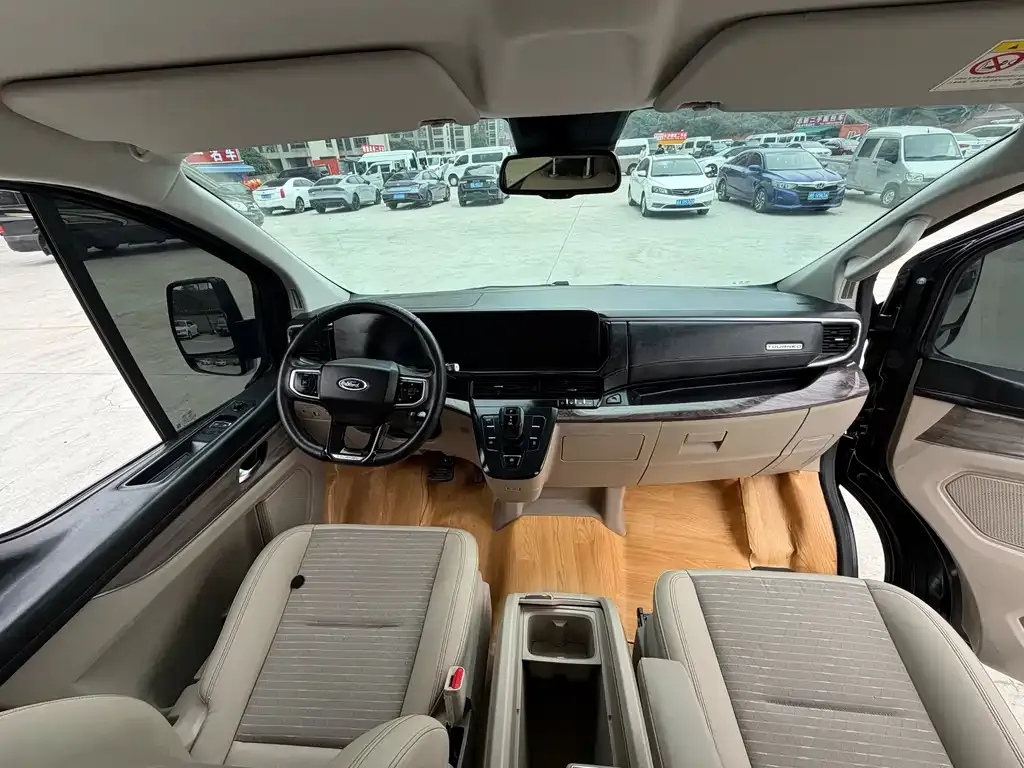 Ford Tourneo 2023 из CN, фото 2