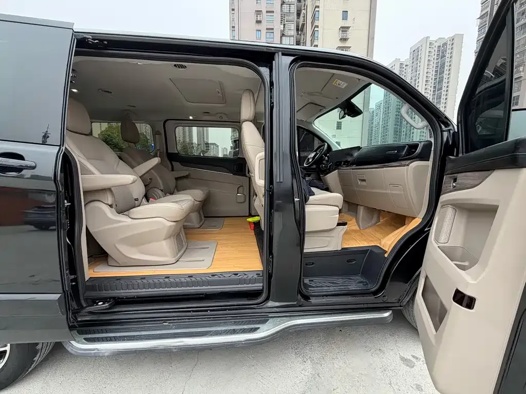 Ford Tourneo 2023 из CN, фото 10