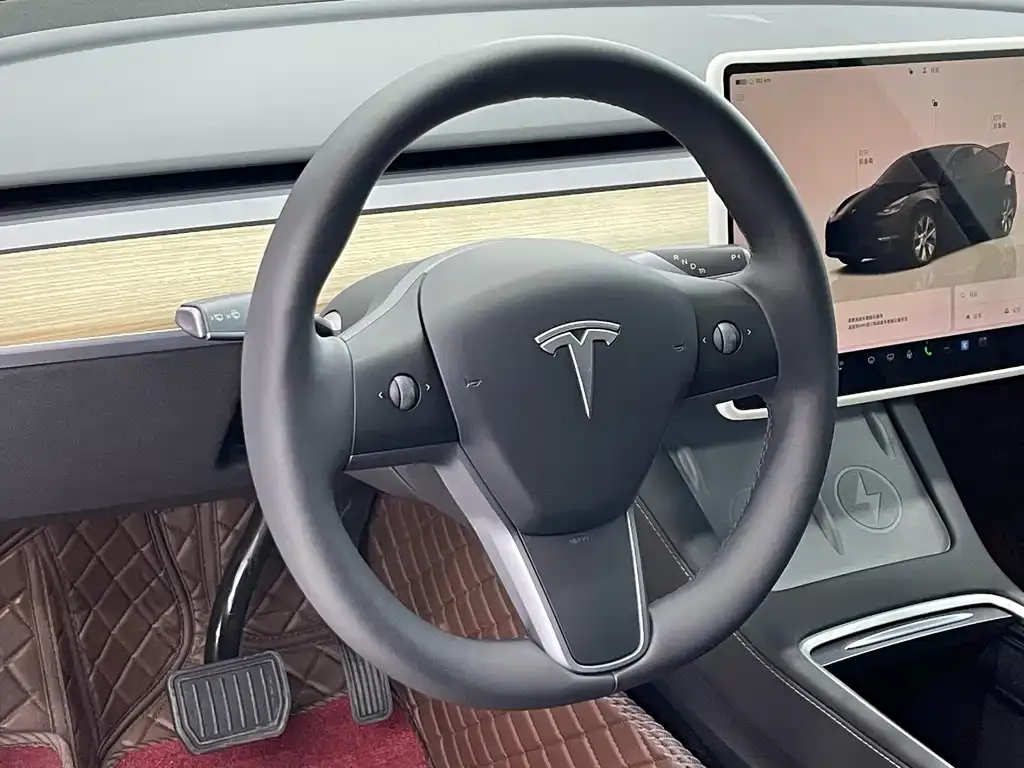 Tesla Model Y — фото 7