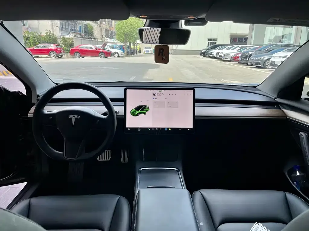 Tesla Model 3 — фото 4