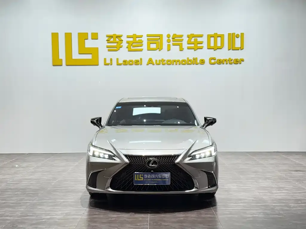 Lexus ES — фото 10