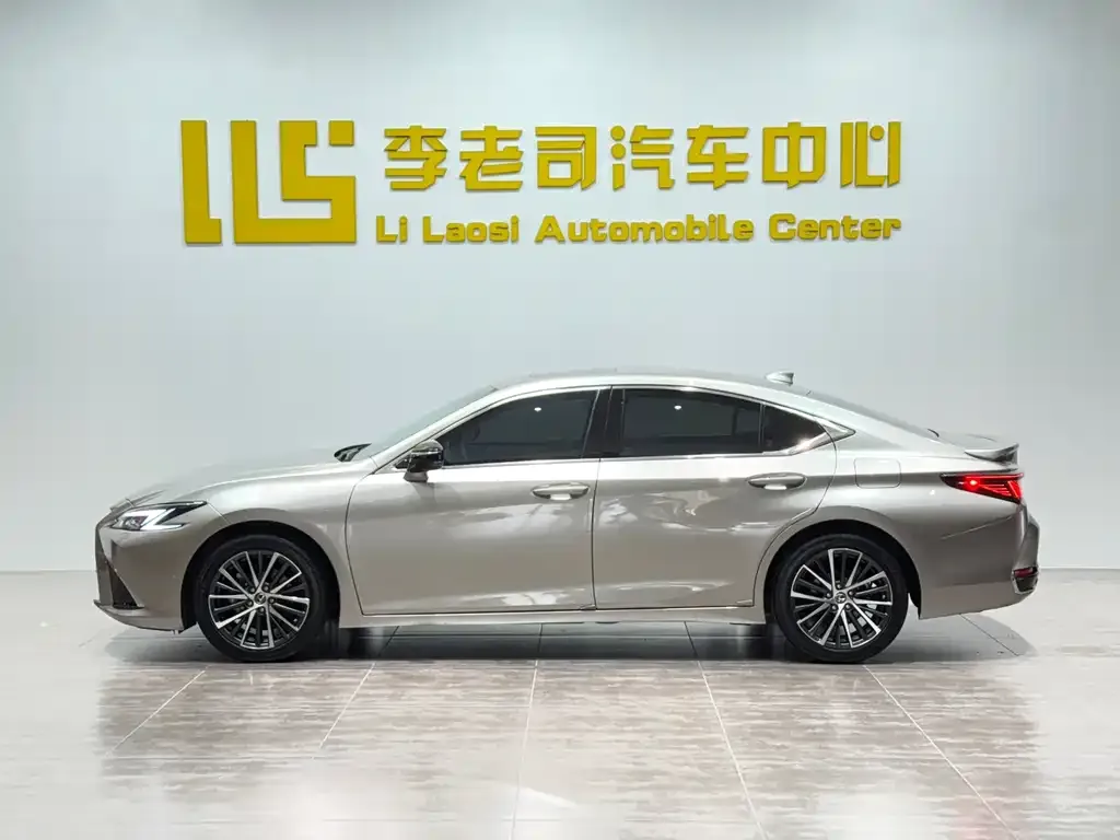 Lexus ES — фото 3