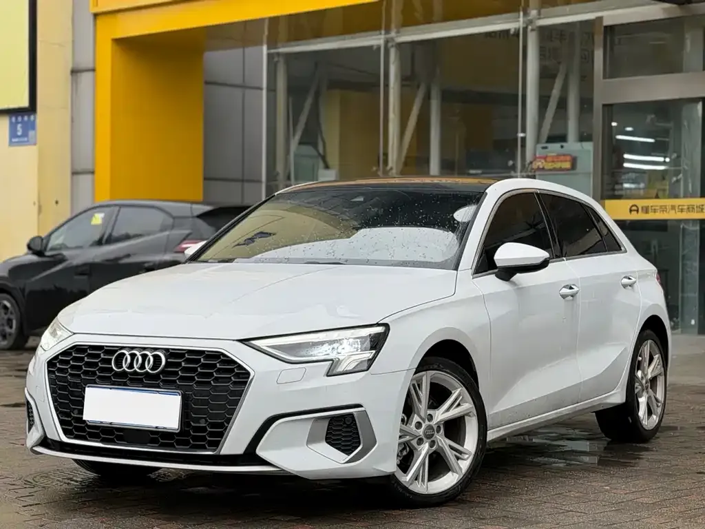 Audi A3 — фото 1