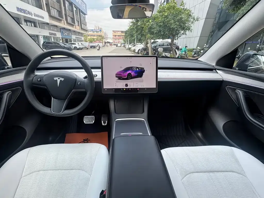 Tesla Model Y — фото 5