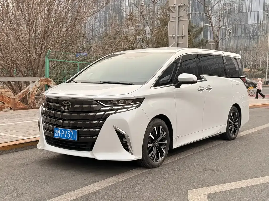 Toyota Alphard 2024 из CN, фото 1