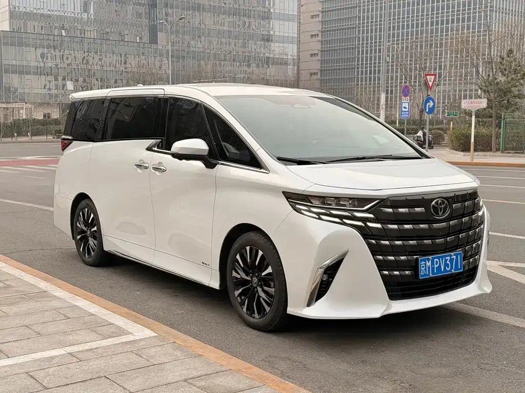 Toyota Alphard 2024 из CN, фото 9