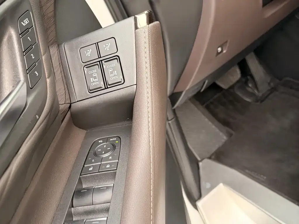 Toyota Alphard 2024 из CN, фото 2