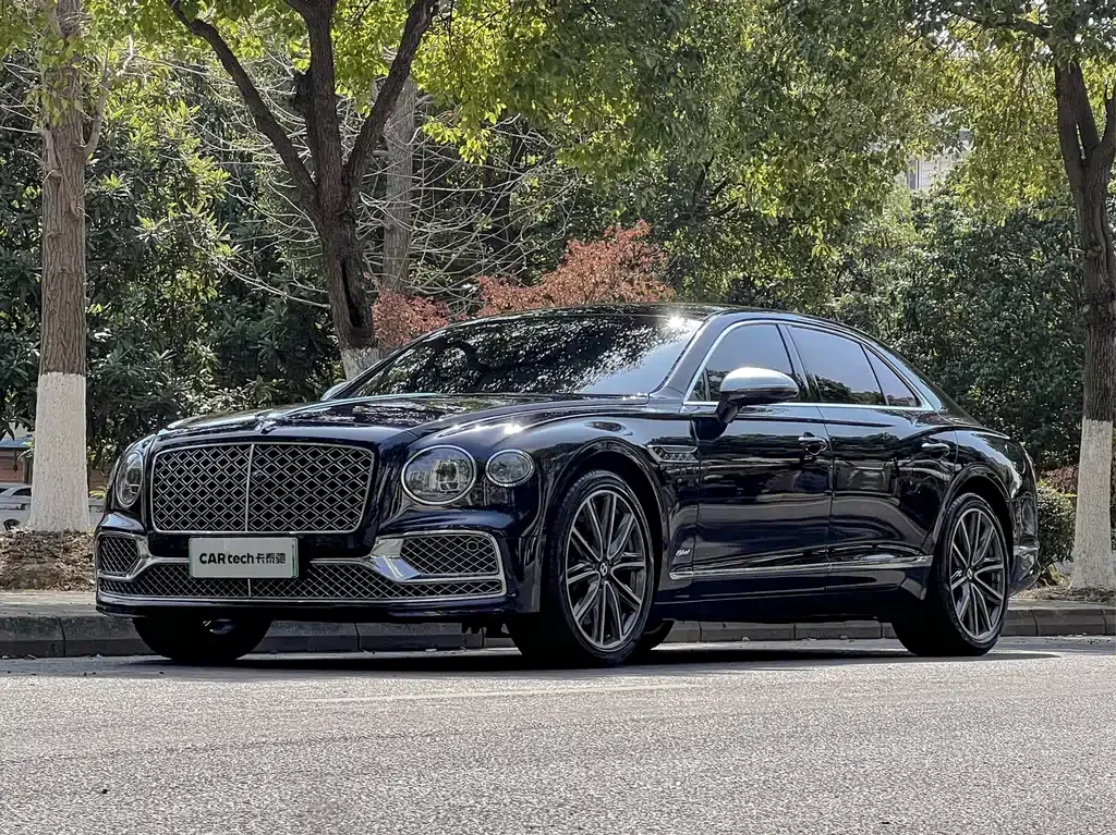 Bentley Flying Spur PHEV — фото 1