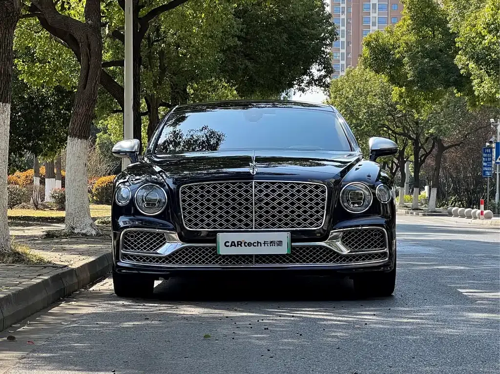 Bentley Flying Spur PHEV — фото 4