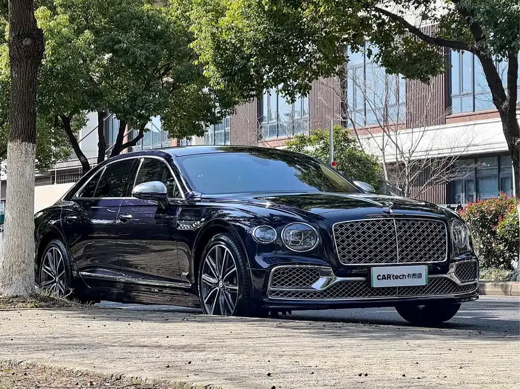Bentley Flying Spur PHEV — фото 8