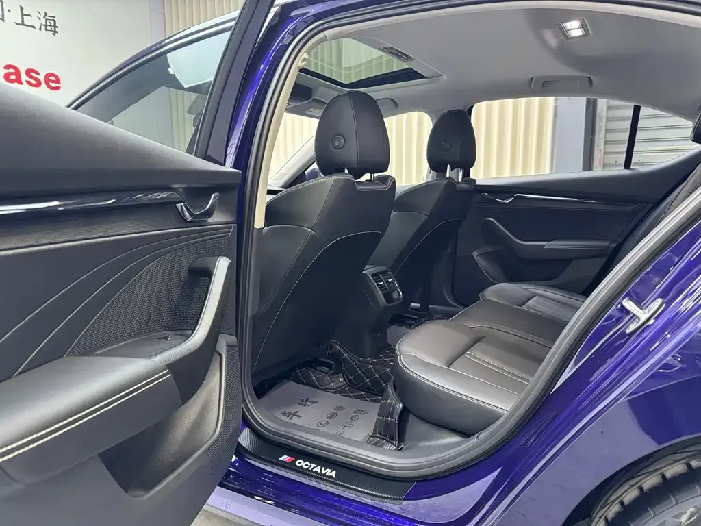 Skoda Octavia — фото 10