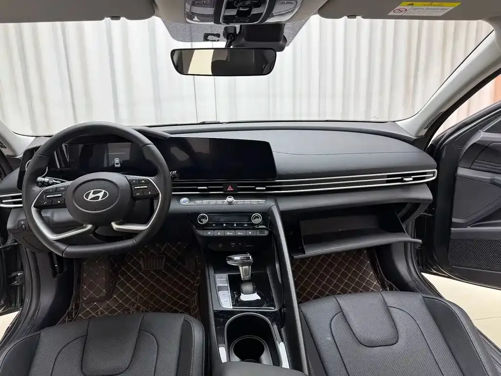Hyundai Elantra — фото 6