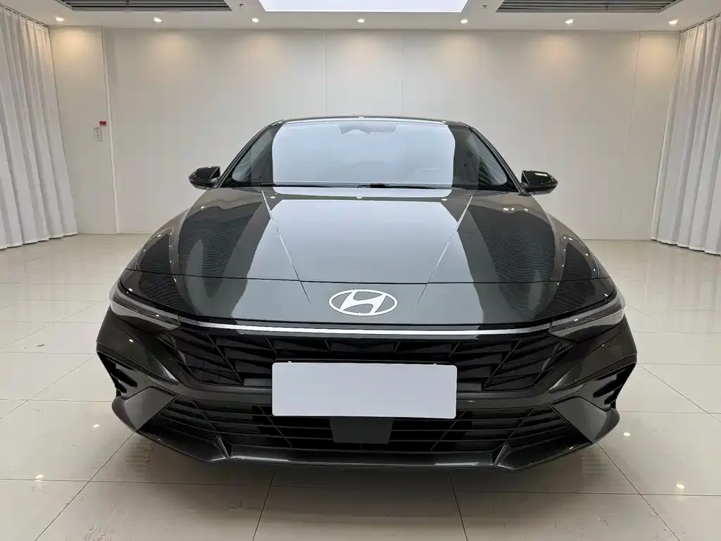 Hyundai Elantra — фото 2