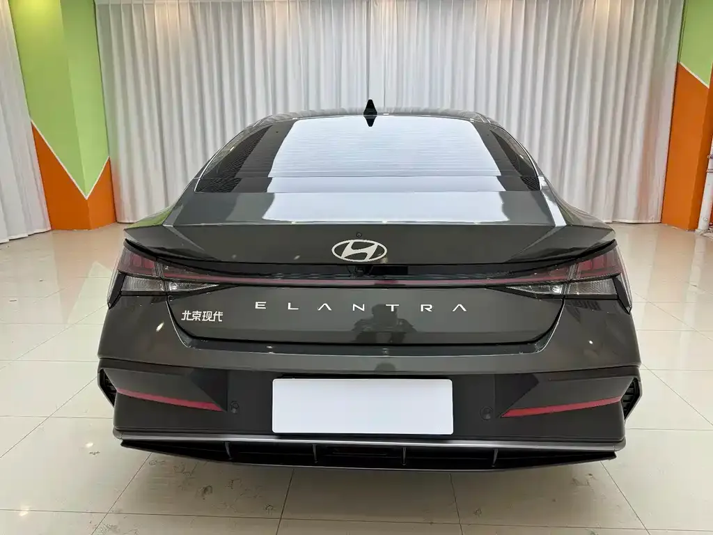 Hyundai Elantra — фото 9