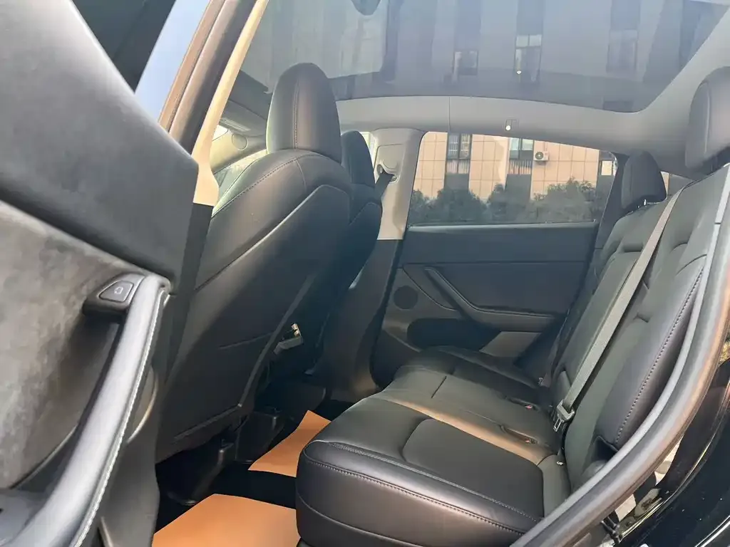 Tesla Model Y 2023 из CN, фото 3