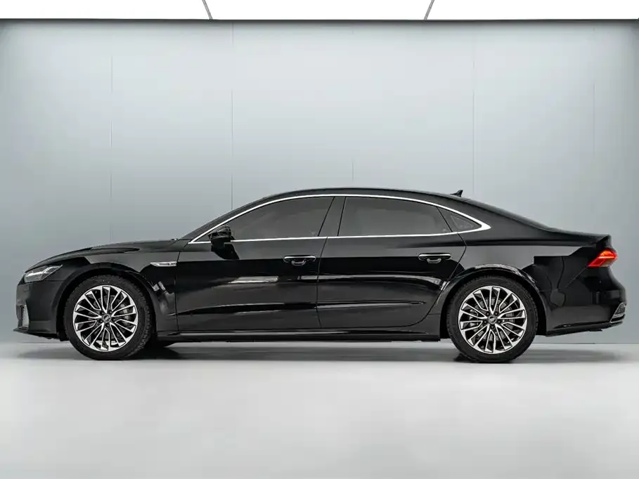 Audi A7L — фото 2