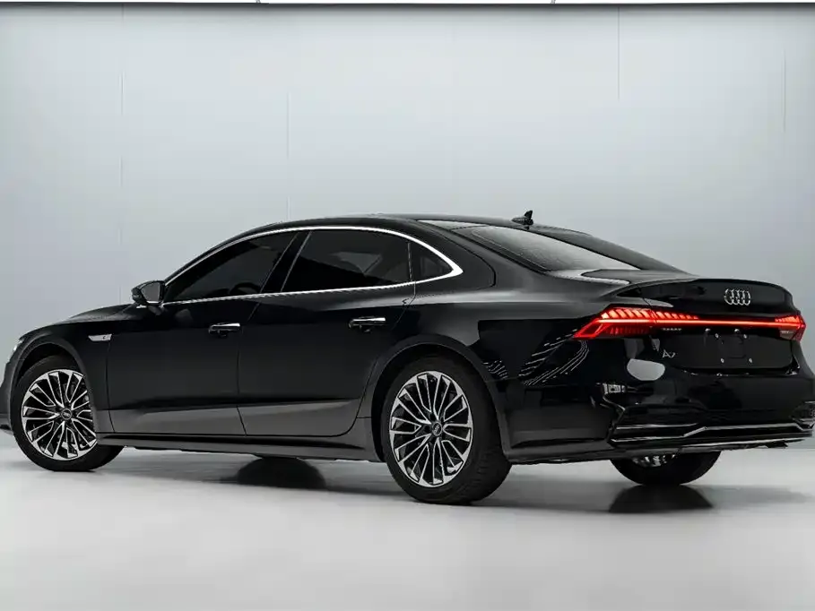 Audi A7L — фото 10