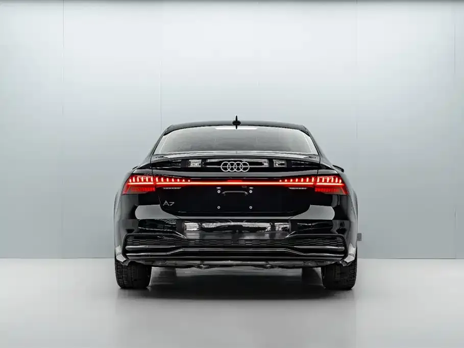 Audi A7L — фото 7