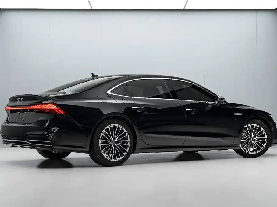 Audi A7L — фото 5