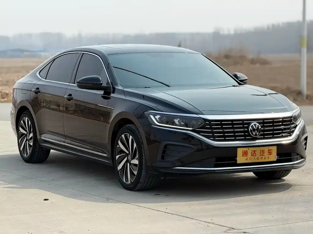 Volkswagen Passat — фото 1