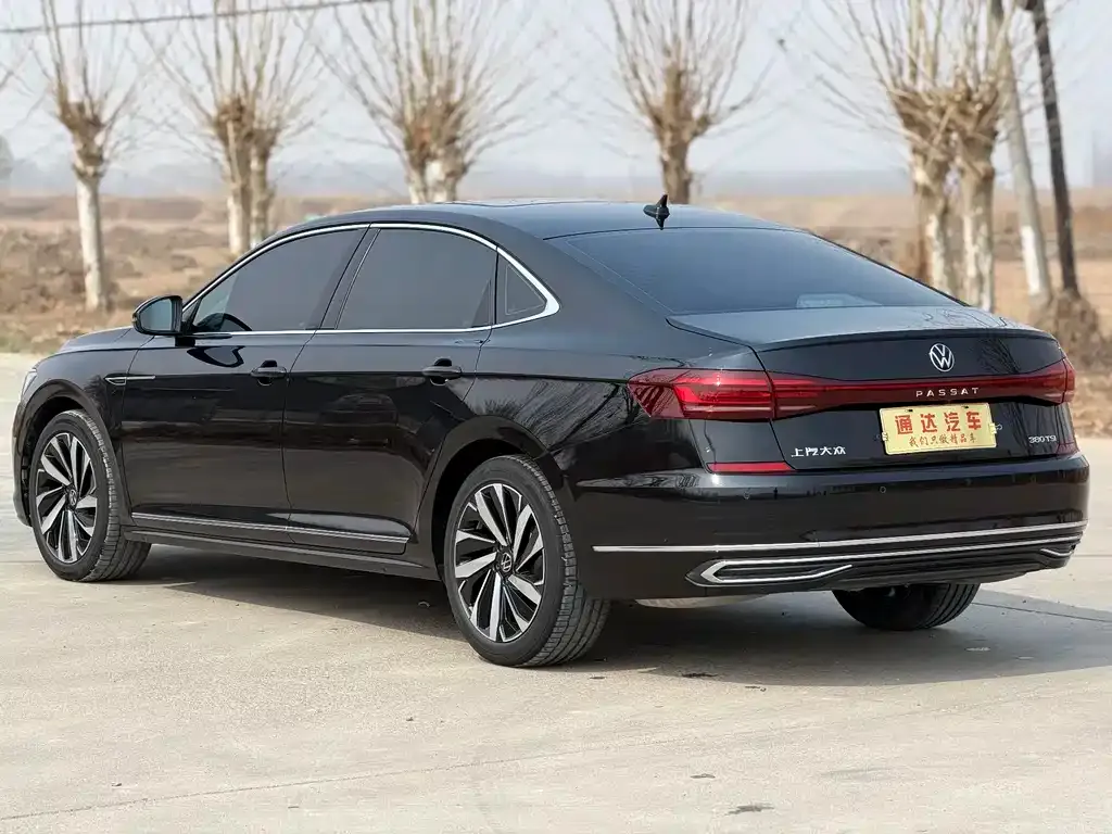 Volkswagen Passat — фото 8