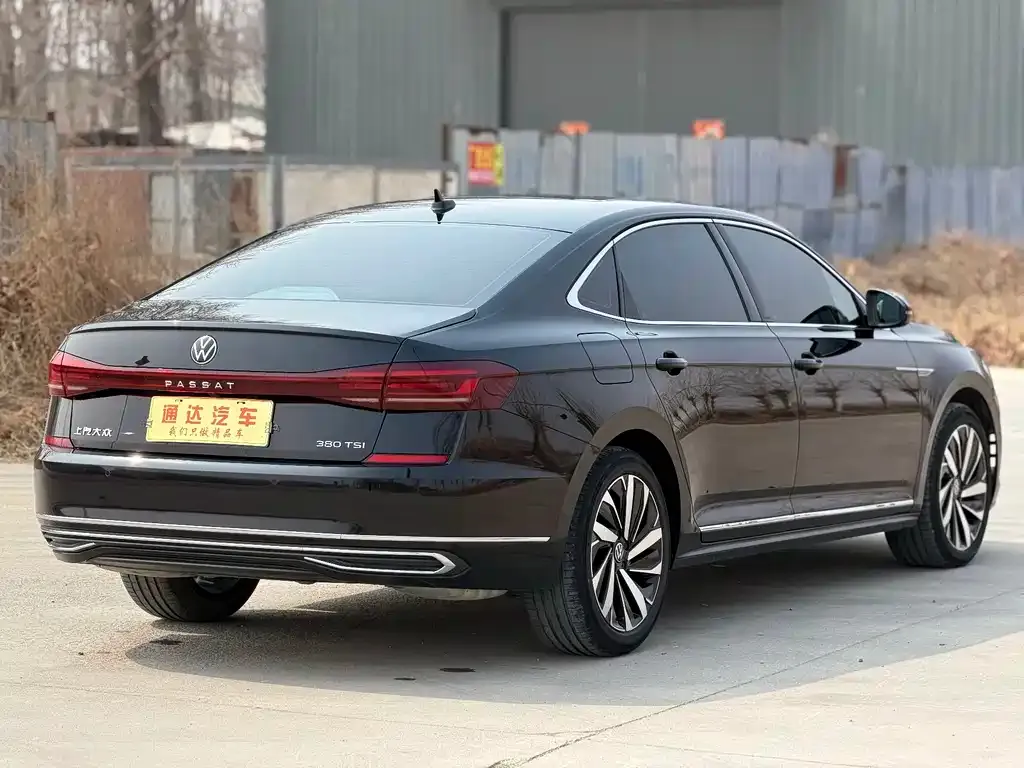 Volkswagen Passat — фото 9